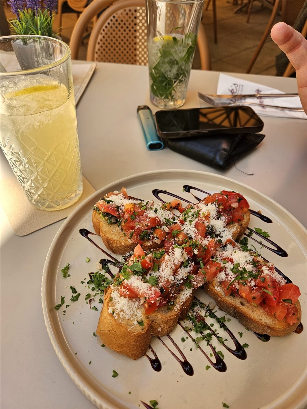 Bruschetta mit Tomaten und Balsamico bei Rick's